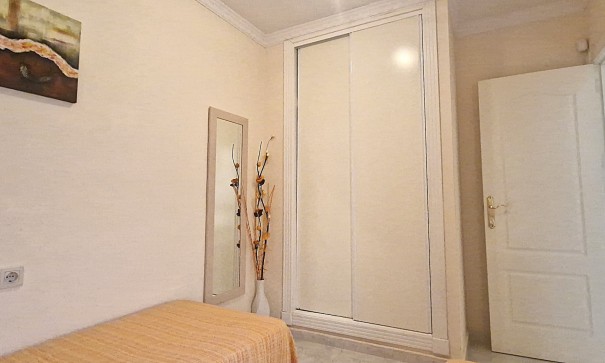 Herverkoop - Stadswoning -
Orihuela Costa