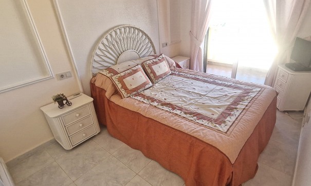 Herverkoop - Stadswoning -
Orihuela Costa