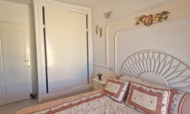 Herverkoop - Stadswoning -
Orihuela Costa