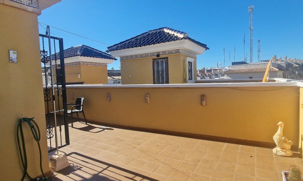 Herverkoop - Stadswoning -
Orihuela Costa