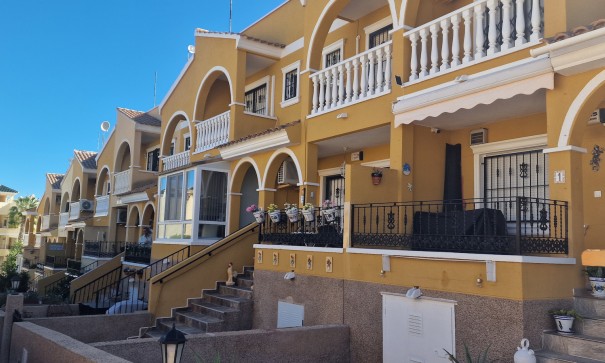 Herverkoop - Stadswoning -
Orihuela Costa