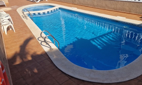 Herverkoop - Stadswoning -
Orihuela Costa