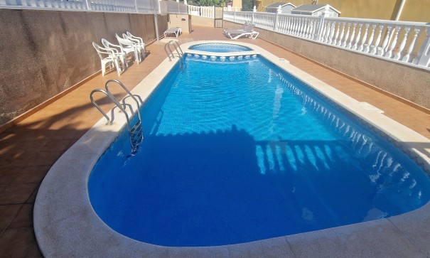 Herverkoop - Stadswoning -
Orihuela Costa