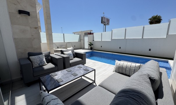 Sale - Detached Villa -
Lomas de Cabo Roig