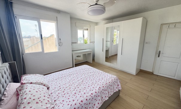 Sale - Detached Villa -
La Florida