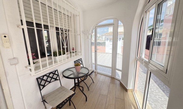 Sale - Detached Villa -
La Florida