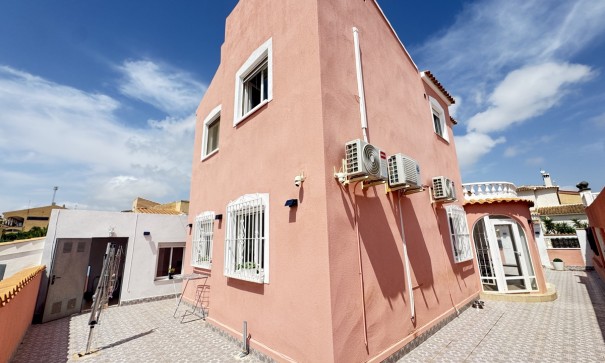 Sale - Detached Villa -
La Florida