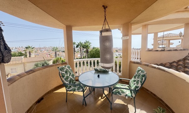 Resale - Freistehende Villa -
Villamartín