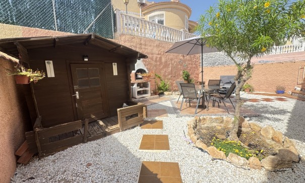 Resale - Freistehende Villa -
Villamartín