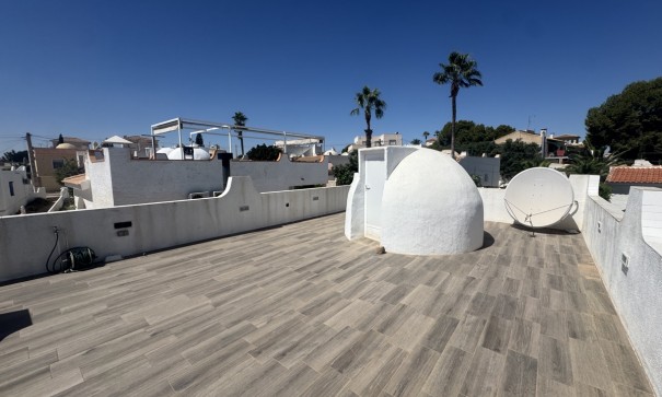 Återförsäljning - Fristående villa -
San Miguel de Salinas - Blue Lagoon
