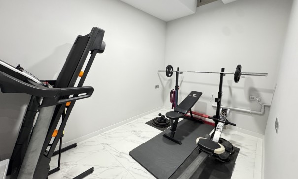 Återförsäljning - Fristående villa -
Villamartín