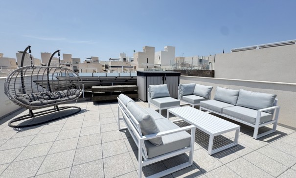 Återförsäljning - Fristående villa -
Villamartín