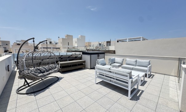 Återförsäljning - Fristående villa -
Villamartín