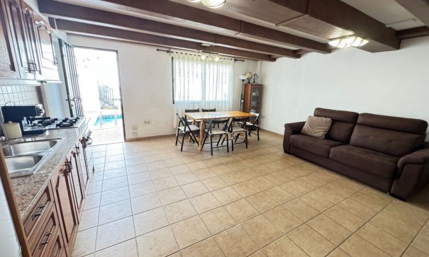 Återförsäljning - Radhus -
San Miguel de Salinas