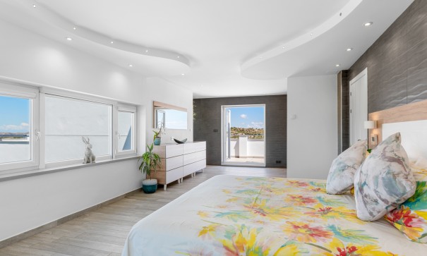 Resale - Freistehende Villa -
Torremendo