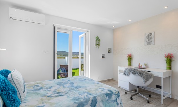 Resale - Freistehende Villa -
Torremendo