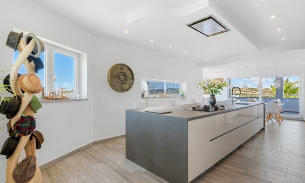 Resale - Freistehende Villa -
Torremendo