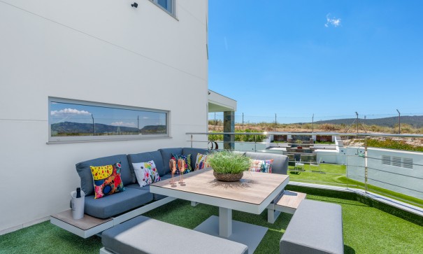 Resale - Freistehende Villa -
Torremendo