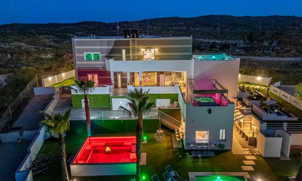 Resale - Freistehende Villa -
Torremendo