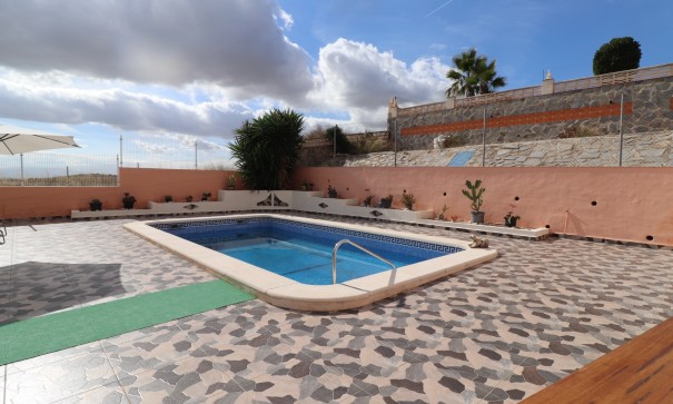 Sprzedaż - Willa wolnostojąca -
Fortuna