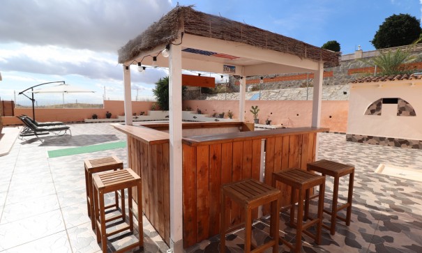 Sprzedaż - Willa wolnostojąca -
Fortuna