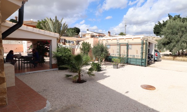 Sprzedaż - Willa wolnostojąca -
Fortuna