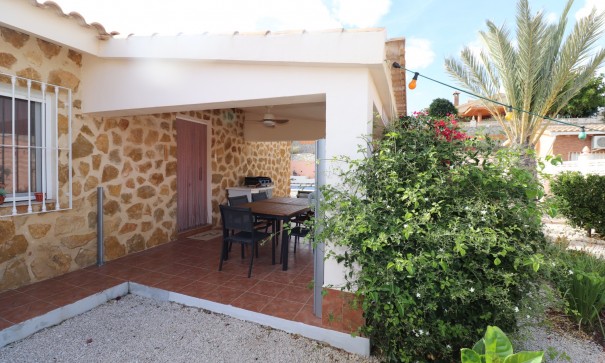 Sprzedaż - Willa wolnostojąca -
Fortuna