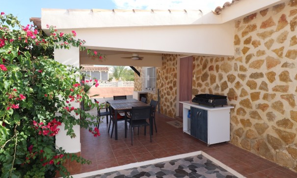 Sprzedaż - Willa wolnostojąca -
Fortuna