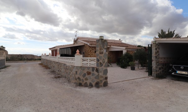 Sprzedaż - Willa wolnostojąca -
Fortuna