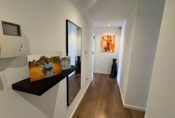 Revente - Appartement -
Elche