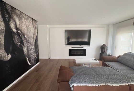 Revente - Appartement -
Elche