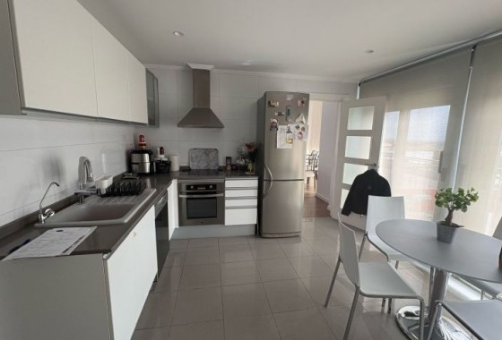 Revente - Appartement -
Elche