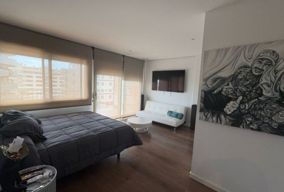 Revente - Appartement -
Elche