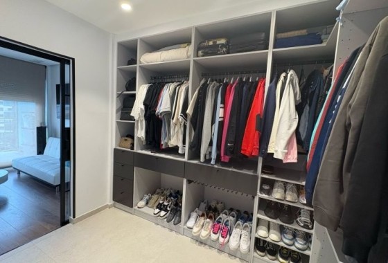 Revente - Appartement -
Elche