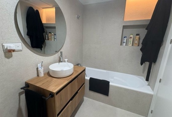 Revente - Appartement -
Elche