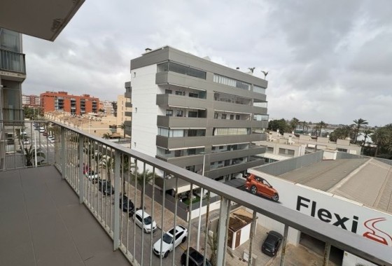 Revente - Appartement -
Elche