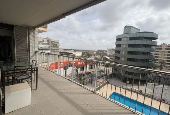 Revente - Appartement -
Elche