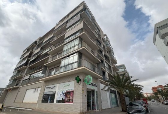 Revente - Appartement -
Elche