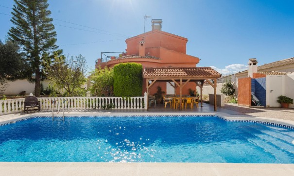 Herverkoop - Villa -
Torrevieja - La Siesta