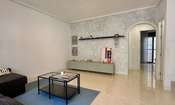 Herverkoop - Stadswoning -
San Miguel de Salinas