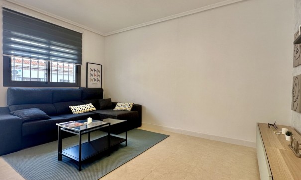 Herverkoop - Stadswoning -
San Miguel de Salinas