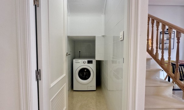 Herverkoop - Stadswoning -
San Miguel de Salinas