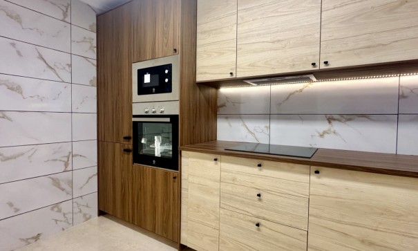 Herverkoop - Stadswoning -
San Miguel de Salinas