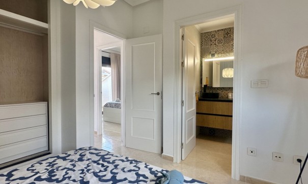 Herverkoop - Stadswoning -
San Miguel de Salinas