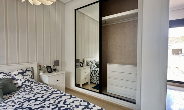 Herverkoop - Stadswoning -
San Miguel de Salinas