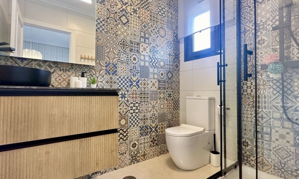 Herverkoop - Stadswoning -
San Miguel de Salinas