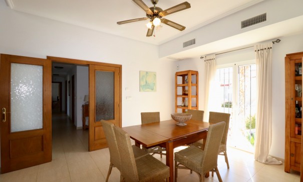 Herverkoop - Finca Landelijk pand -
Catral