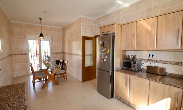 Herverkoop - Finca Landelijk pand -
Catral