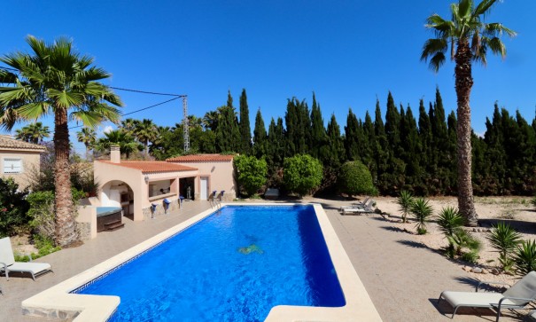 Herverkoop - Finca Landelijk pand -
Catral