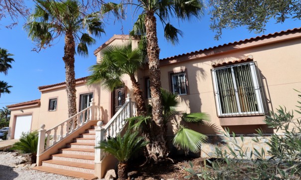 Herverkoop - Finca Landelijk pand -
Catral